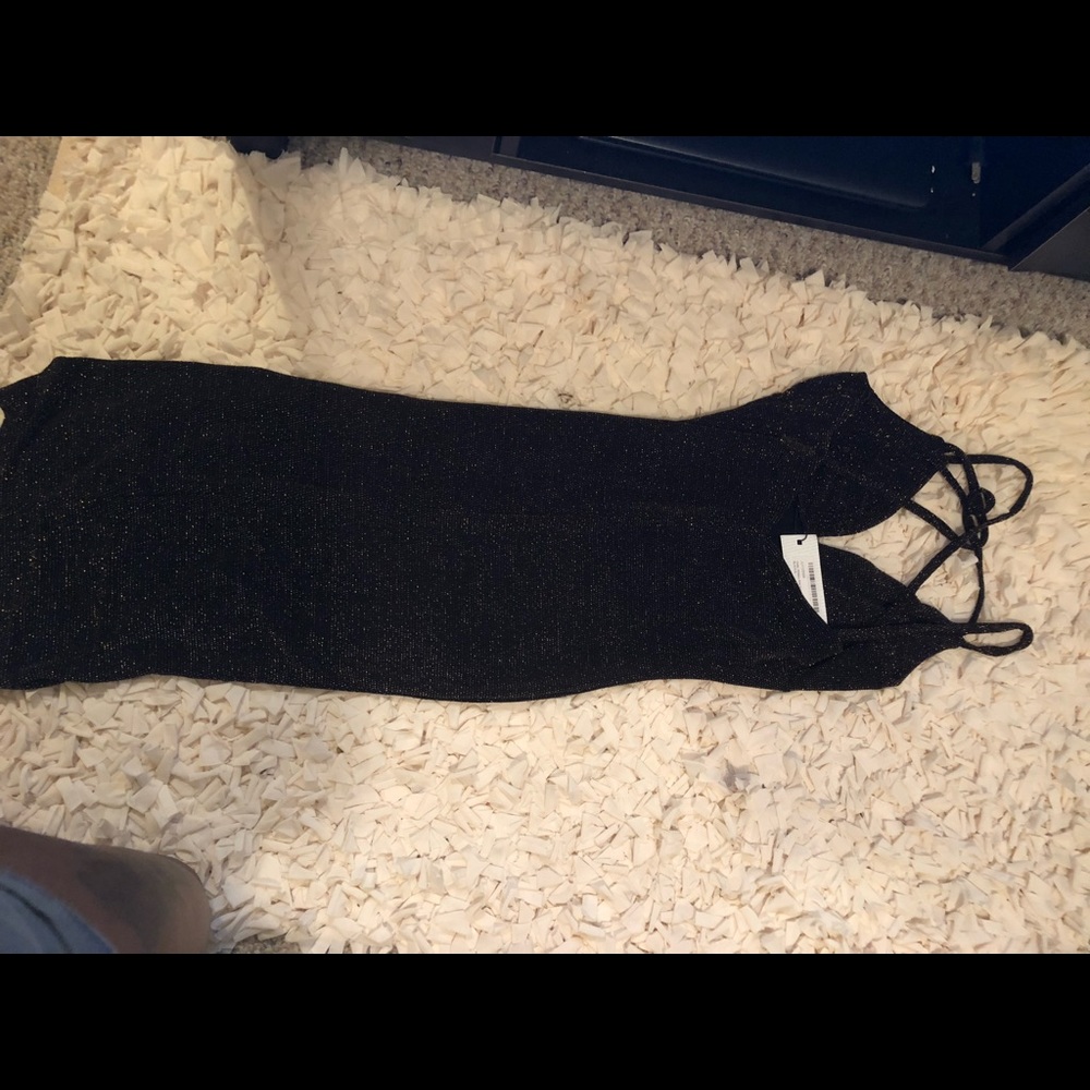Dress - Picture 3 of 3